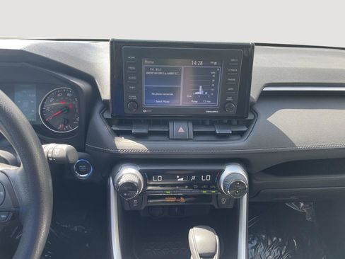 Used 2022 Toyota RAV4 XLE image 17