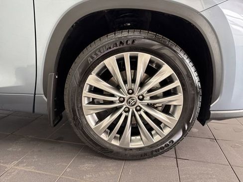 Used 2023 Toyota Highlander Platinum image 58