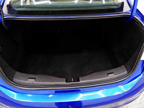 Used 2017 Chevrolet Cruze LT image 13