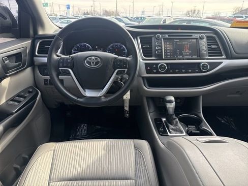 Used 2019 Toyota Highlander Plus image 12