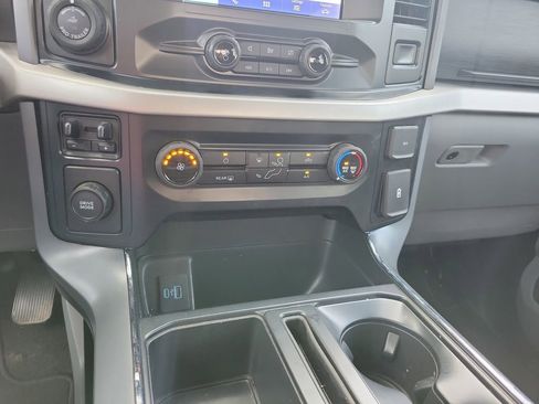 Used 2022 Ford F150 XLT w/ Trailer Tow Package RWD image 16