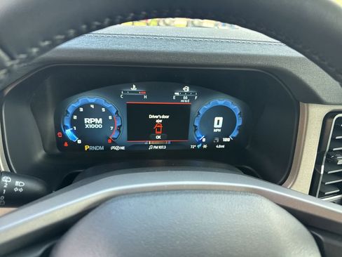 New 2025 Ford Bronco Outer Banks w/ Sasquatch Package AWD/4WD image 18