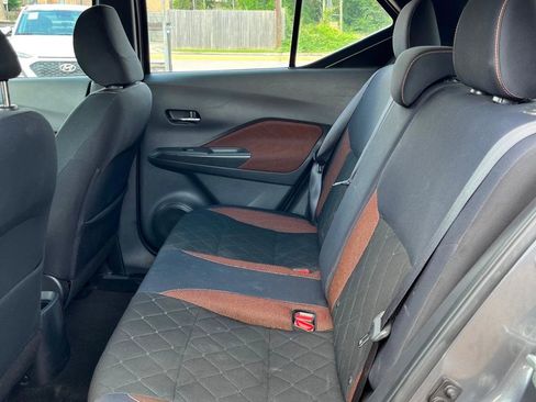 Used 2018 Nissan Kicks SR FWD image 17