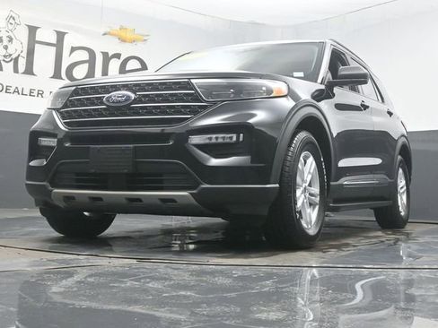 Used 2021 Ford Explorer XLT w/ Equipment Group 202A image 4