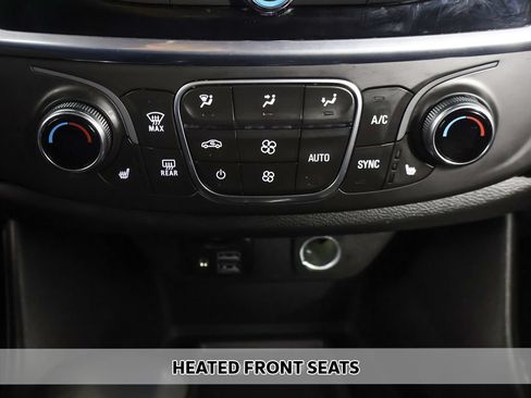 Used 2023 Chevrolet Traverse LT w/ LT Premium Package AWD/4WD image 8