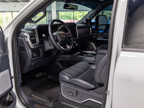 Used 2025 Ford F250 Platinum AWD/4WD image 40