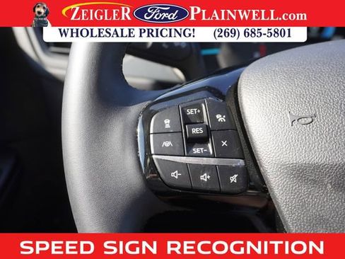 Used 2022 Ford Escape SE w/ Cold Weather Package image 22