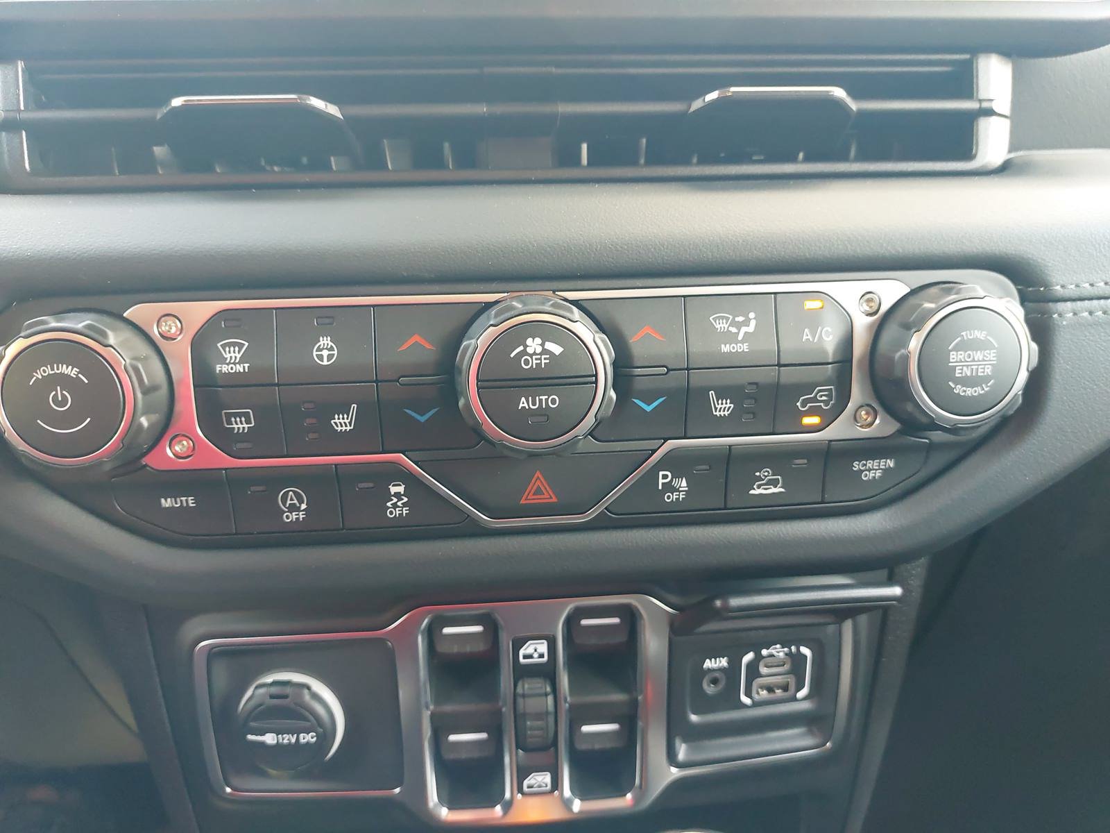 New 2026 Jeep Wrangler Unlimited Sahara AWD/4WD image 21
