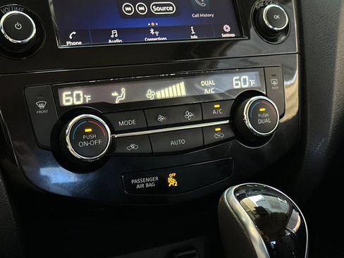 Used 2019 Nissan Rogue Sport SV FWD image 19