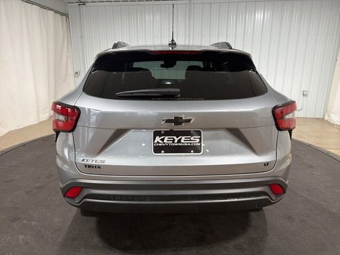 New 2026 Chevrolet Trax LT w/ Driver Confidence Package FWD image 7