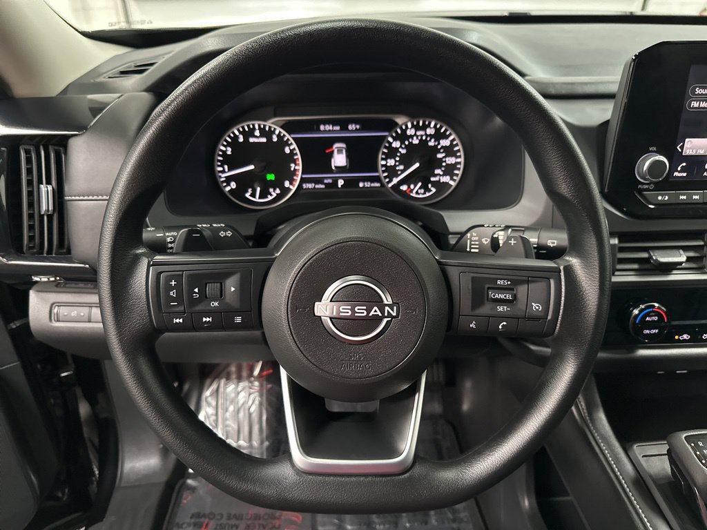 Used 2025 Nissan Pathfinder S AWD/4WD image 14