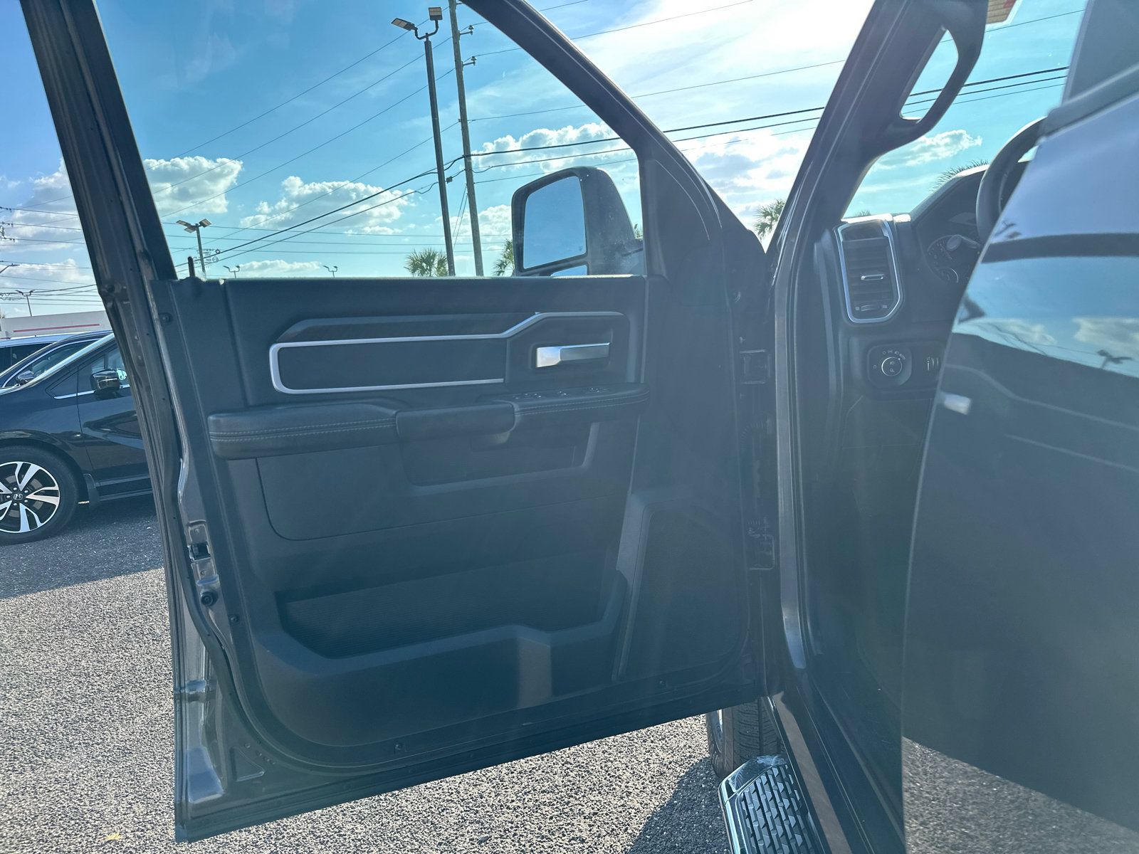 Used 2025 RAM 2500 Big Horn AWD/4WD image 10