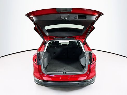 Used 2023 GMC Terrain SLE w/ Driver Convenience Package image 28