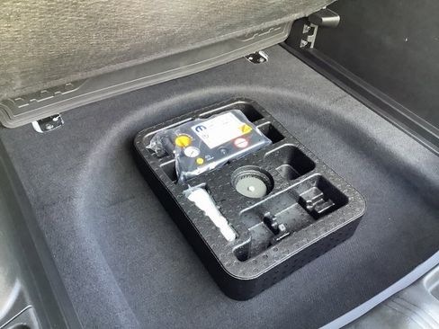 Used 2021 Jeep Compass 80th Special Edition w/ Driver Assistance Group image 29