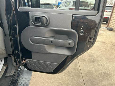 Used 2008 Jeep Wrangler Unlimited Sahara image 15