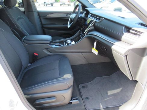 New 2026 Jeep Grand Cherokee Laredo X RWD image 10