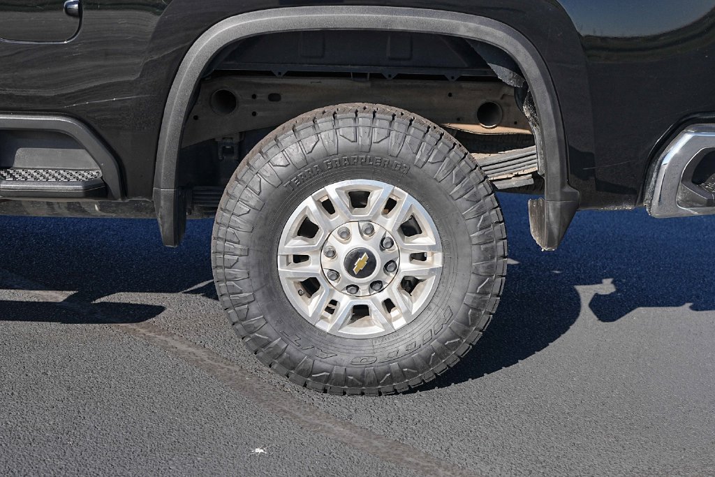 Used 2025 Chevrolet Silverado 2500 LT w/ Convenience Package AWD/4WD image 14
