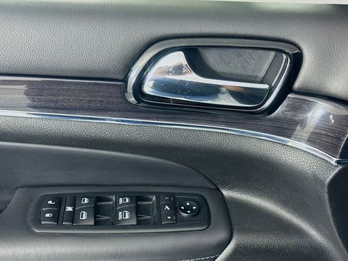 Used 2020 Jeep Grand Cherokee Overland image 21