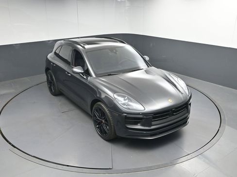 Certified 2024 Porsche Macan GTS image 39