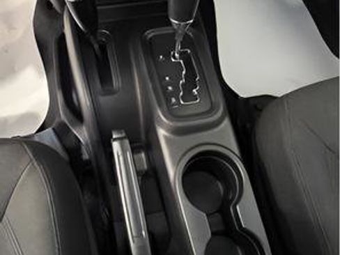 Used 2016 Jeep Wrangler Unlimited Sport AWD/4WD image 19
