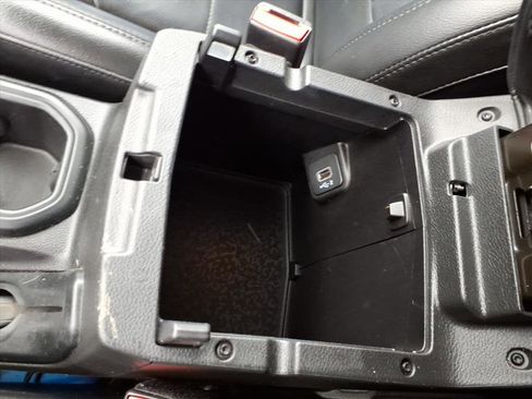 Used 2022 Jeep Wrangler Unlimited Sahara image 28