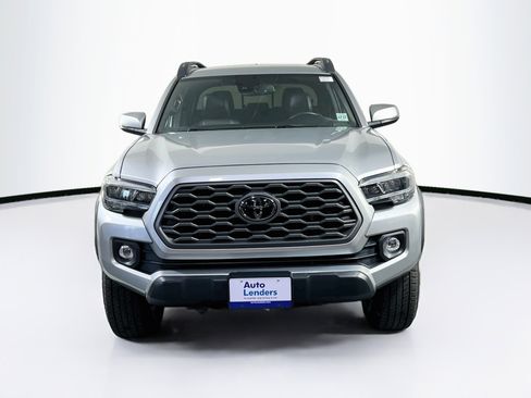 Used 2022 Toyota Tacoma TRD Off-Road w/ TRD Premium Off Road Package AWD/4WD image 2