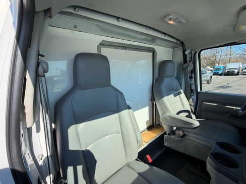 Used 2024 Ford E-350 and Econoline 350 Super Duty w/ Power Windows & Locks Group image 24