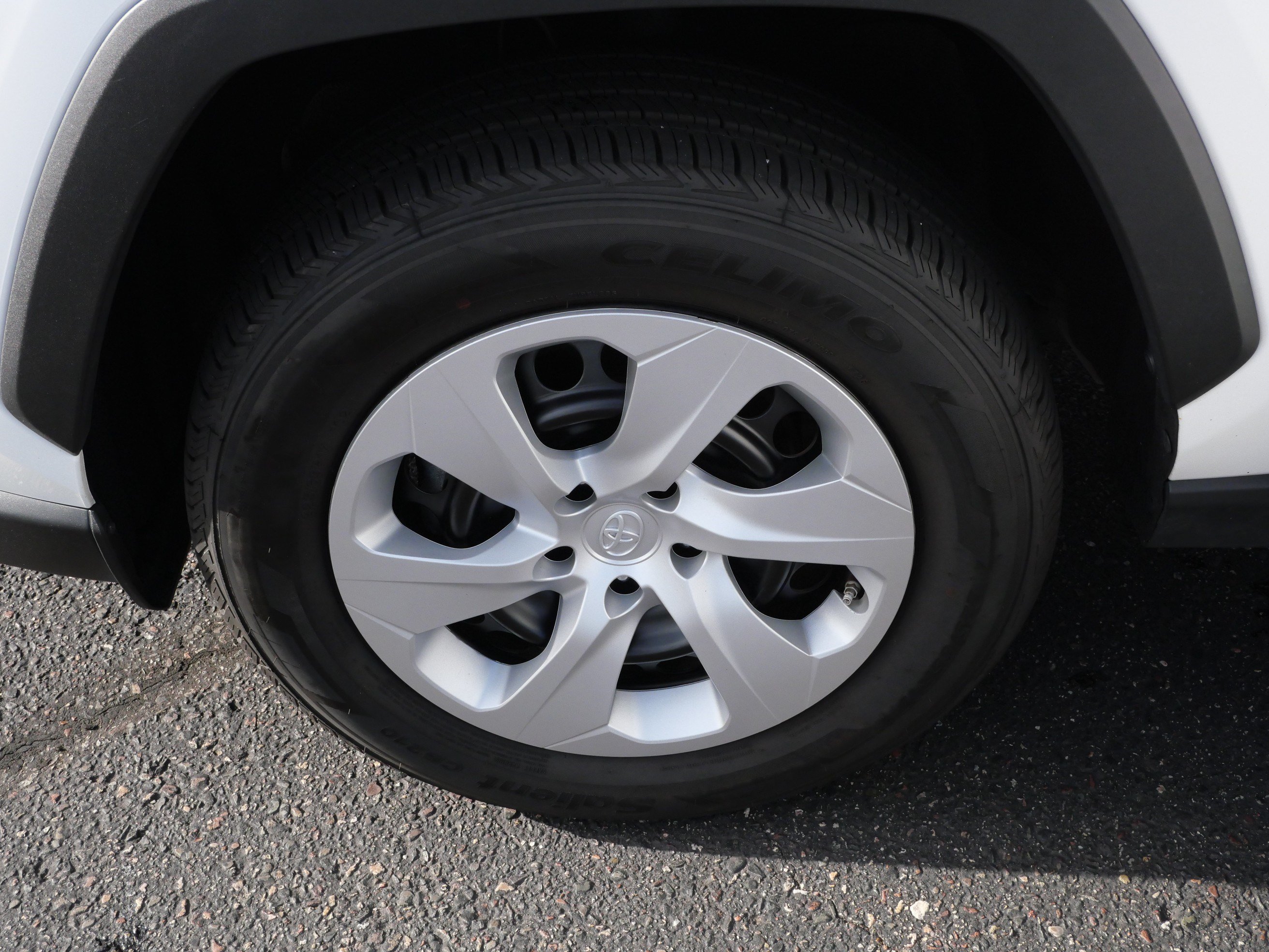Certified 2025 Toyota RAV4 LE AWD/4WD image 14