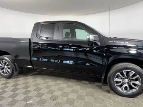Used 2022 Chevrolet Silverado 1500 LT AWD/4WD image 4