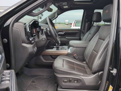 Used 2023 Chevrolet Silverado 1500 High Country w/ High Country Premium Package AWD/4WD image 28