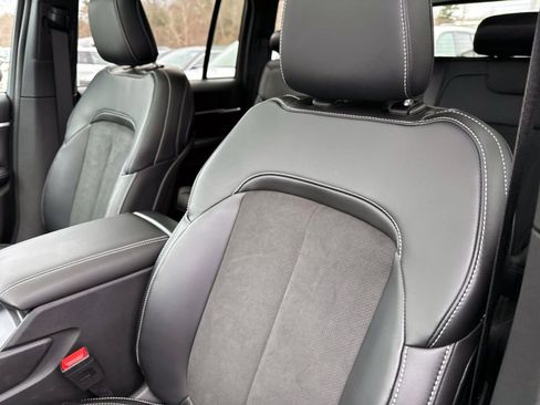 New 2026 Jeep Grand Cherokee Altitude image 11