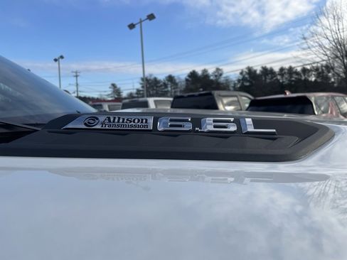 Used 2024 Chevrolet Silverado 2500 LT w/ Convenience Package image 11