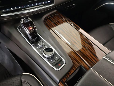 Used 2022 Cadillac Escalade Premium Luxury w/ Performance Package AWD/4WD image 8