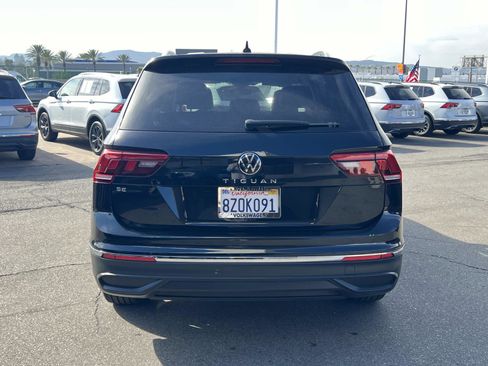 Certified 2022 Volkswagen Tiguan SE image 22