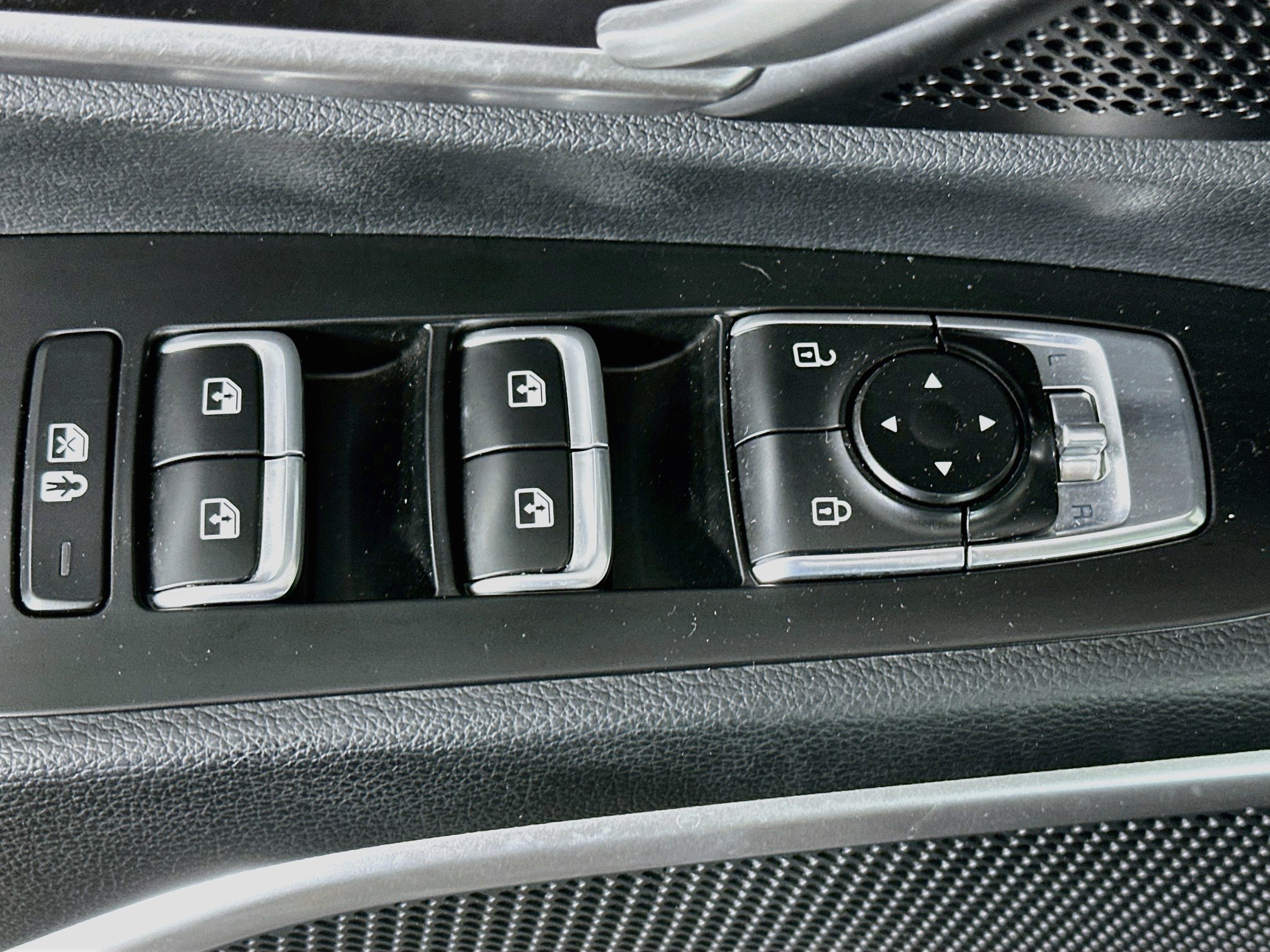 Used 2025 Kia Telluride S AWD/4WD image 15