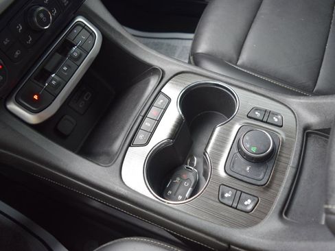 Used 2021 GMC Acadia SLT FWD image 29