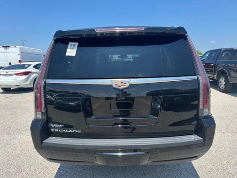 Used 2018 Cadillac Escalade ESV Premium Luxury AWD/4WD image 4
