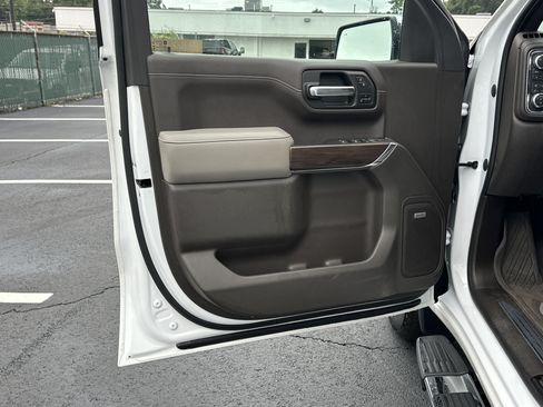 Certified 2021 GMC Sierra 1500 SLT w/ SLT Convenience Package AWD/4WD image 10