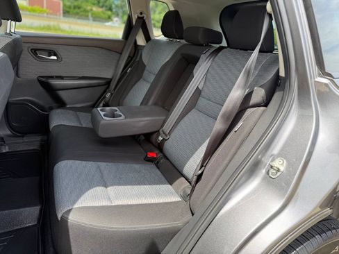 Used 2023 Nissan Rogue SV FWD image 20