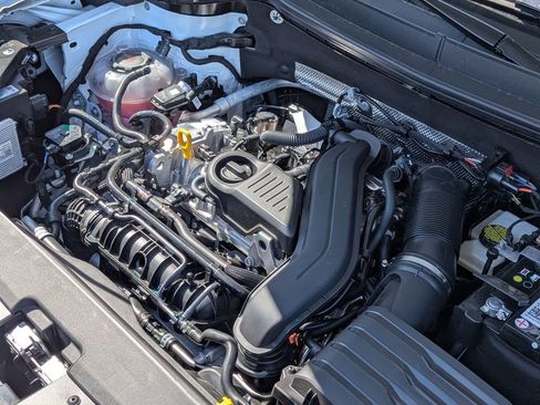 New 2026 Volkswagen Taos SE image 36