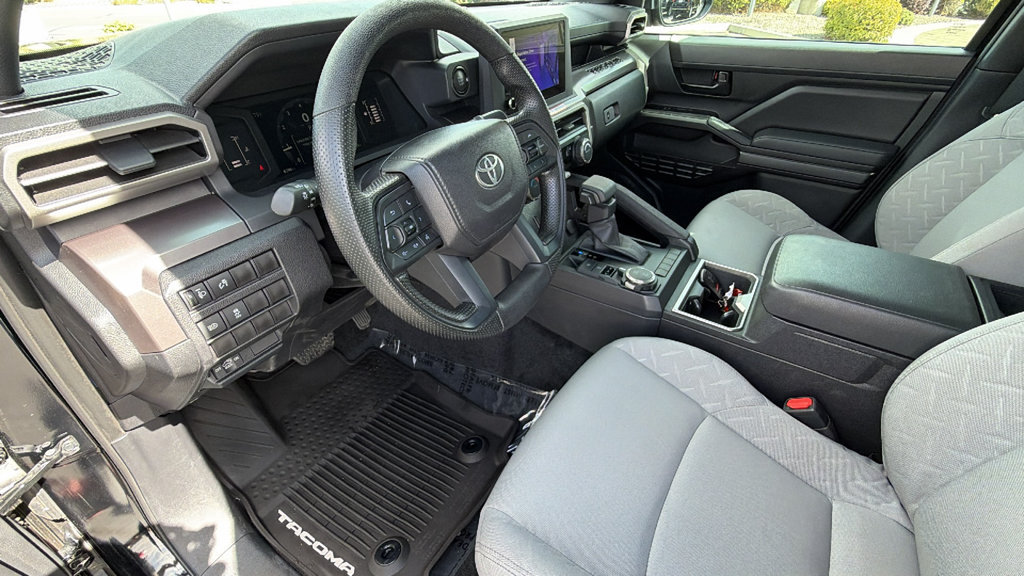 Certified 2025 Toyota Tacoma SR5 AWD/4WD image 10