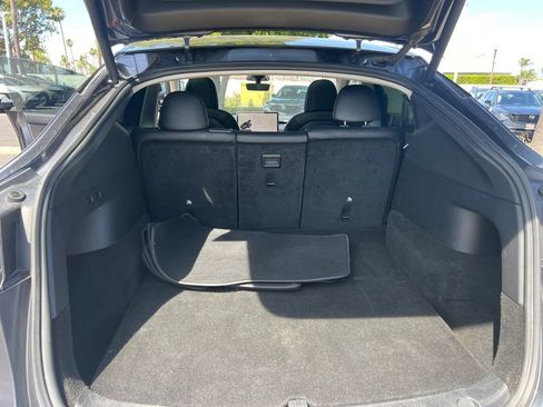 Used 2022 Tesla Model Y Long Range image 28