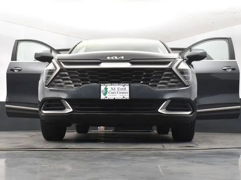 Used 2025 Kia Sportage LX FWD image 11
