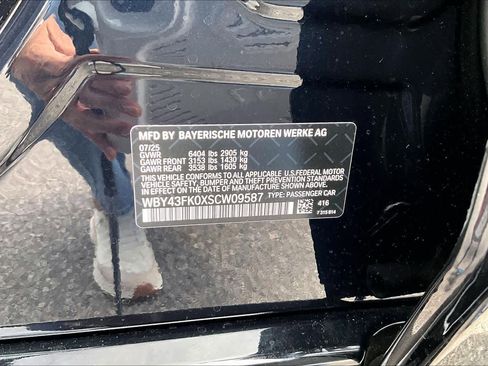 Certified 2025 BMW i5 M60 w/ Executive Package image 39