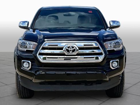 Used 2017 Toyota Tacoma Limited w/ Tow Package RWD image 4