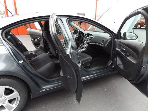Used 2013 Chevrolet Cruze LT image 19