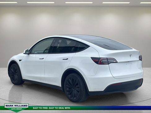 Used 2023 Tesla Model Y Long Range AWD/4WD image 4