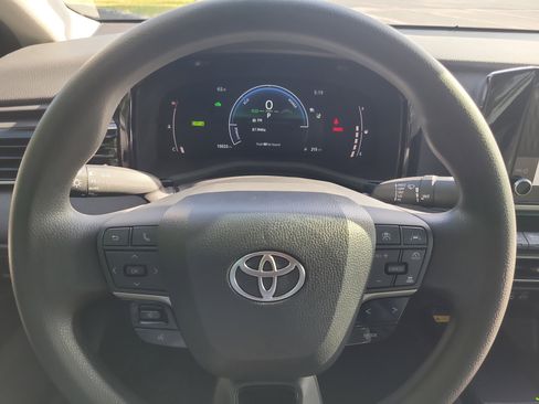 Certified 2025 Toyota Camry LE image 29