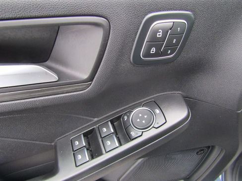 Used 2025 Ford Escape SE w/ PHEV Premium Package FWD image 19