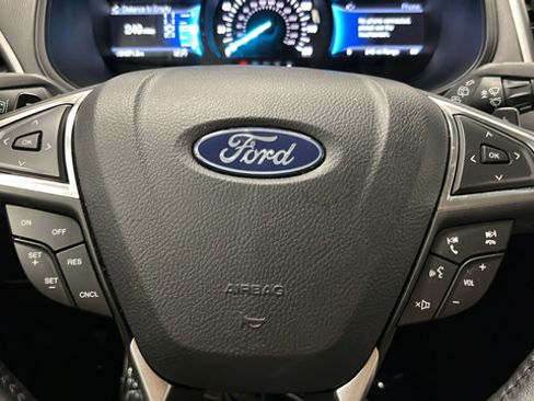 Used 2024 Ford Edge SEL w/ Convenience Package AWD/4WD image 16